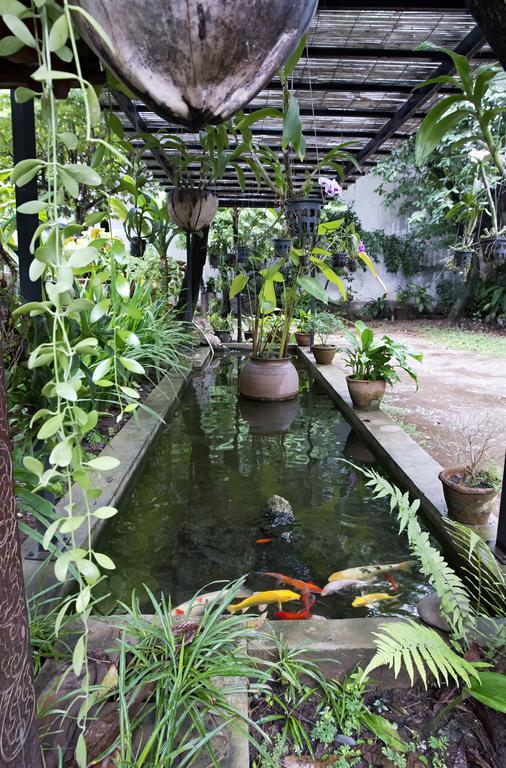Lani'S House By The Ponds Hotel Vientiane Exterior photo